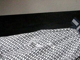 संग खेल दुई cumshots हिन्दी बीपी सेक्सी चलचित्र बालिका obediently